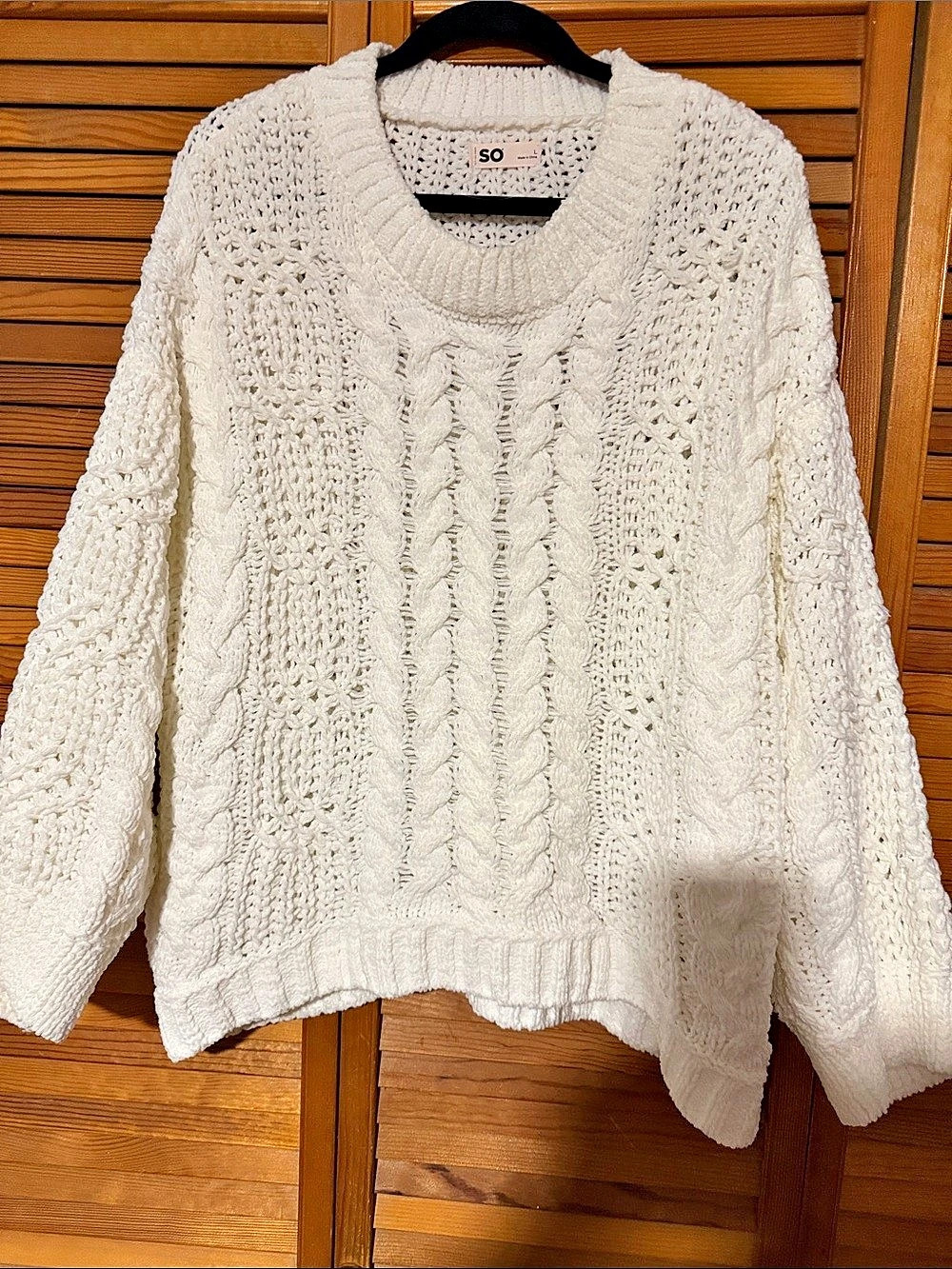 SO Cable Knit Crewneck Sweater in White